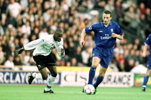 יוקאנוביץ' במדי הבלוז