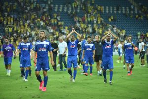 שחקני פת חוגגים את הניצחון