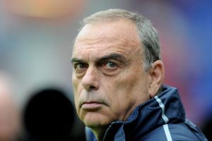 לא זימן למשחק האחרון שחקנים מהליגה המקומית. גרנט