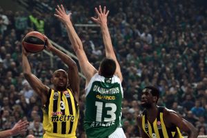 היקמן בפעולה. הפסד ראשון בטופ 16