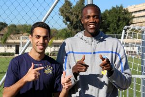 חוגי. יחצה את הכביש