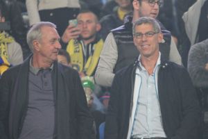 יוהאן קרויף בבלומפילד. מפרגן לבן