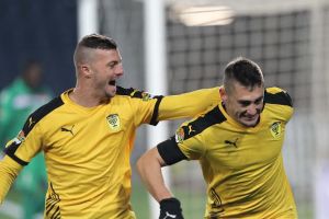 גבאי מברך את אצילי. צלילה שהביאה שלוש נקודות