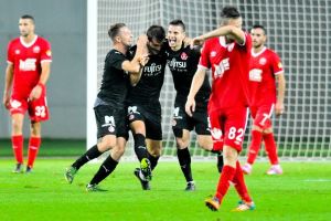 גוטליב חוגג עם אבו איאד. אין כמו לגנוב ניצחון