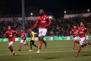 פלט. חוזר לארץ