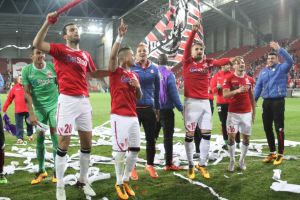 האדומים חוגגים. שוב כתשו והפגינו דומיננטיות