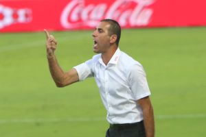 באדיר. הפסד לבש יחזיר אותו לעמדת העוזר?