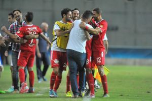 סילבס ושחקניו חוגגים