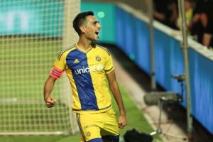 יפתח כחלוץ חוד מול פלזן. ערן זהבי