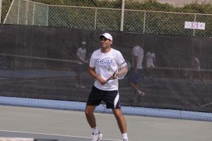 רם. יפגין את כישורי הכדורגל