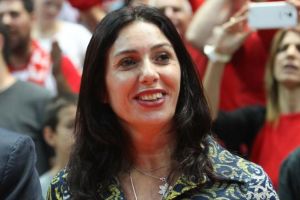 השרה רגב. סיוע מעוד וינשטיין