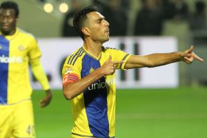 זהבי. עשה היסטוריה