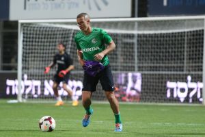 ורד. ילבש אדום או יישאר באירופה?