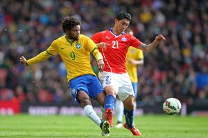 אדריאנו במדי ברזיל. עובר לאדום-שחור של מילאן