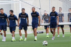 שחקני קש סוחבים שער. יצעדו בצמרת?