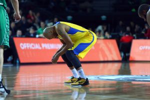 סמית' עם הראש באדמה. לא כמו בעבר