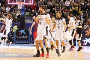 שחקני בילבאו חוגגים בסיום