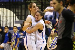 בנט וסואץ-קרני. חוגגות בסיום