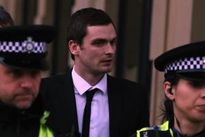 הישיבה בכלא כמעט בלתי נמנעת. ג'ונסון בדרך למשפט