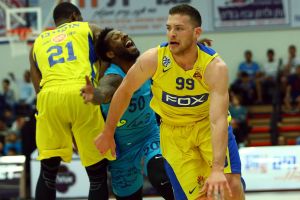 מקל. הוא לא זוכר את ההפסד בשנה שעברה