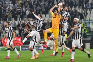 שחקני יובה חוגגים. חזרו לטופ של אירופה