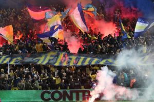 זריקת האבוקות במשחק הדרבי