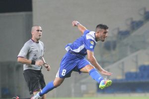 דיין. חתם בלאומית וניסה להשתדרג לאחר מכן