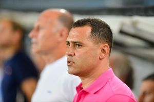 בנין. שומר על אותו ההרכב