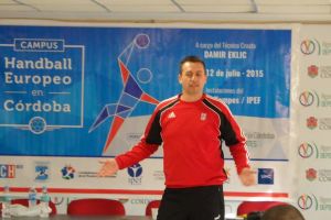 דאמיר אקליץ'. ידריך את הנוער