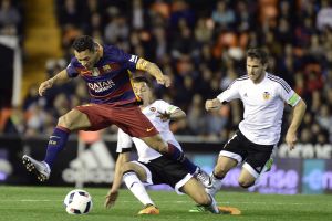 אדריאנו דוהר קדימה. מי יצליח לעצור אותם?