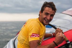 יואב עומר. לא מגן על תוארו