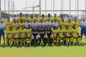 שחקני מכבי נתניה בצילום המסורתי