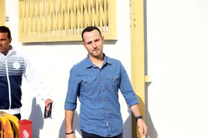 צרפתי. נשאר המאמן