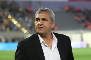 אלי כהן. פניו לעתיד