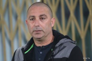 בן זקן. לקח אחריות על פיטורי המאמן