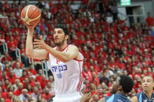 אליהו. עשה הכל השנה