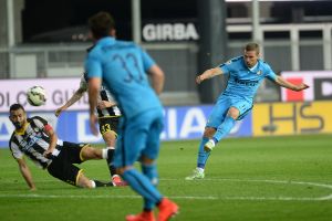 פודולסקי. הגיע שער הבכורה