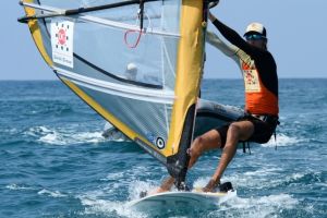 משיח. מוביל את התחרות מול צוברי