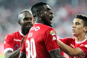 אוגו. עשה את בכר שמח