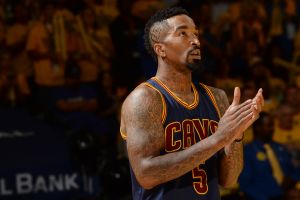 סמית'. לפחות הוא מודע לעצמו