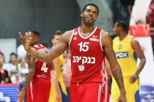 קרובים להבטחת המקום הראשון. סמית' חוגג