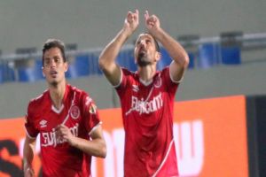 מתן אוחיון (משמאל). רוצה להישאר