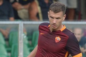 דז'קו. בישול ונקודה בהופעת הבכורה הרשמית