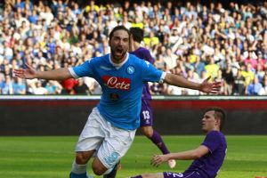 היגואין חוגג את השער