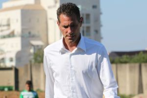 נעים. כל המשפחה שלי אוהדת את מכבי חיפה