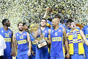 שחקני מכבי תא בגביע ווינר. יחגגו גם בסיום העונה?