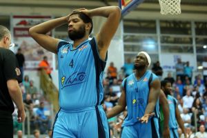 ווייאט. יכול להדהים את הצהובים?