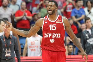 סמית'. פתח טוב את העונה