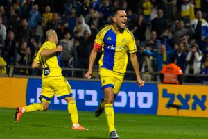 זהבי. מתקרב לאמליח והכתומים עושים לו טוב