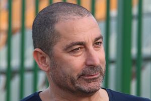 פער בפסגה. ג'קי בן זקן